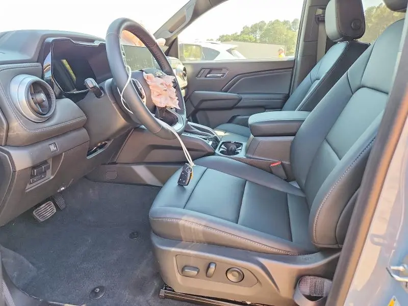2025 CHEVROLET COLORADO LT  