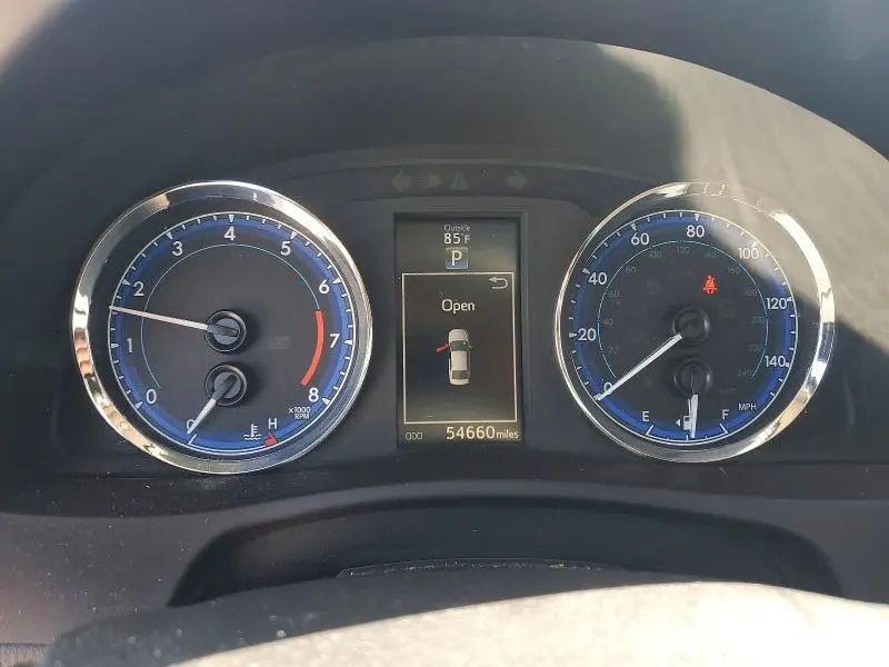 2017 TOYOTA COROLLA XLE  