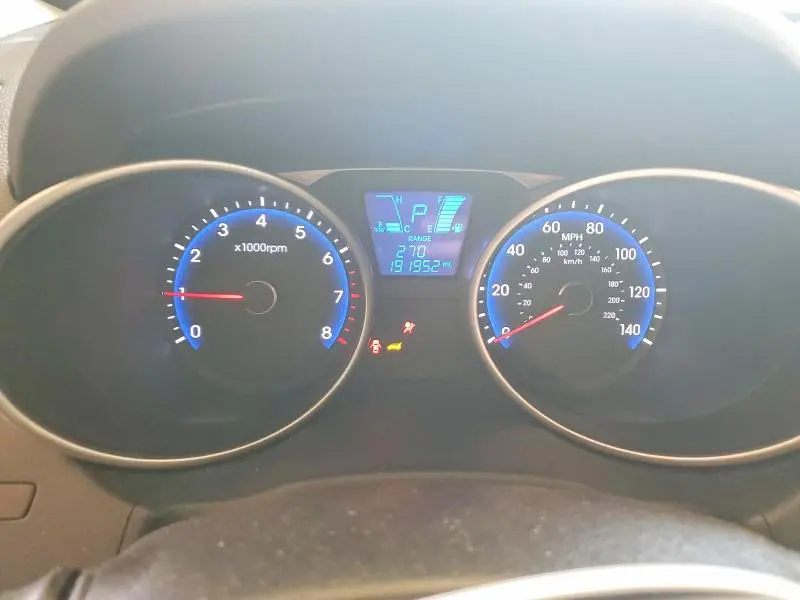 2015 HYUNDAI TUCSON SE  