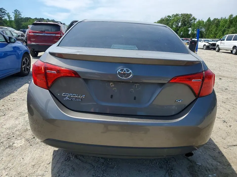 2017 TOYOTA COROLLA SE  