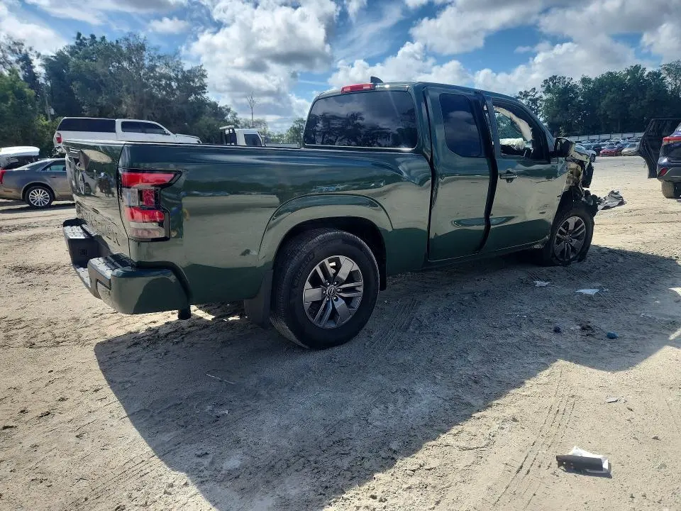 2025 NISSAN FRONTIER SV  