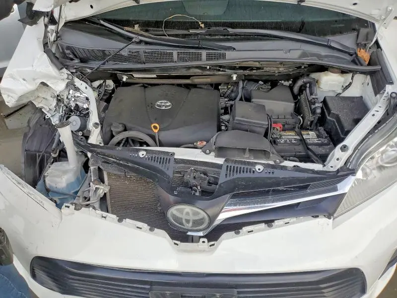 2020 TOYOTA SIENNA LE 8-PASSENGER  