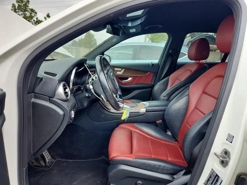 2022 MERCEDES-BENZ GLC 300  