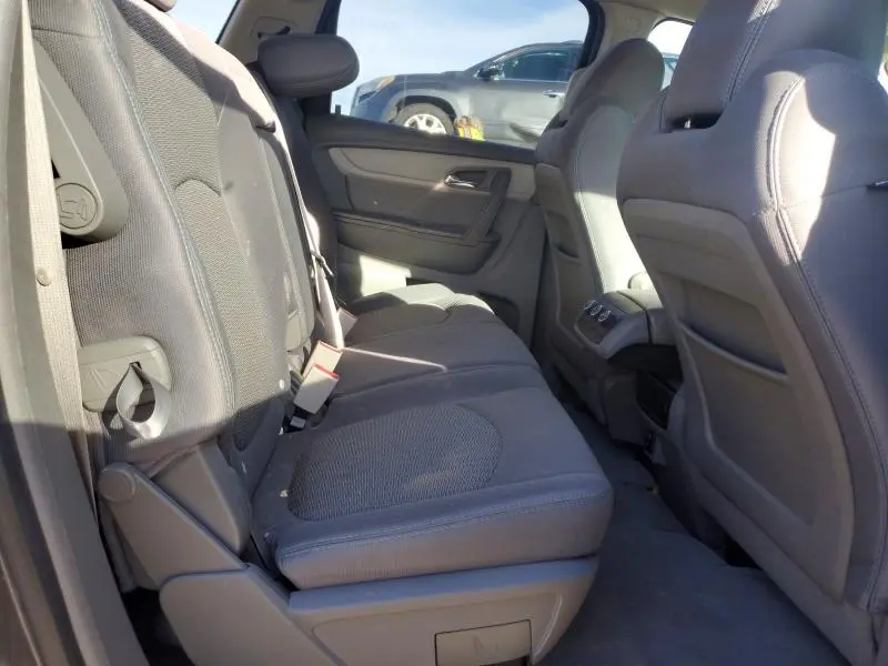 2015 CHEVROLET TRAVERSE LS  