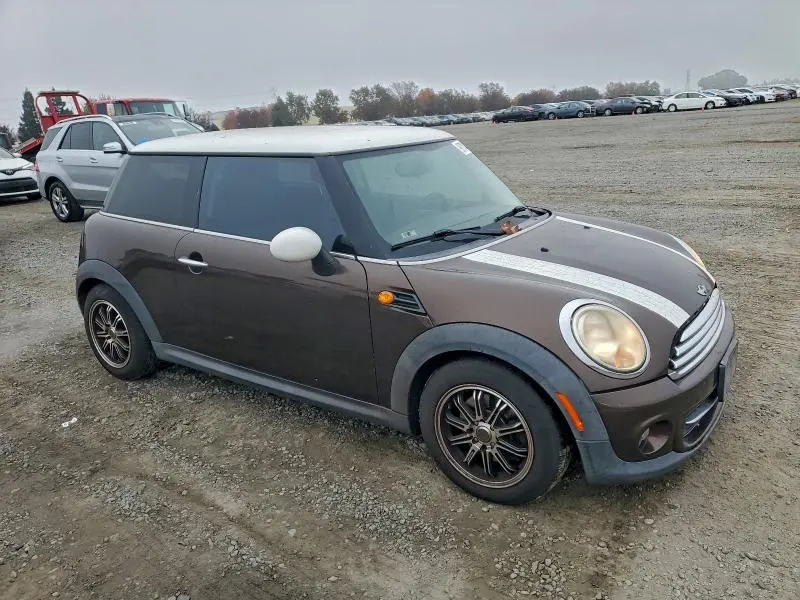2011 MINI COOPER   