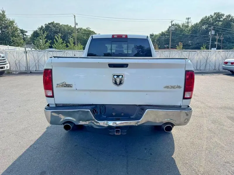 2016 RAM 1500 SLT  