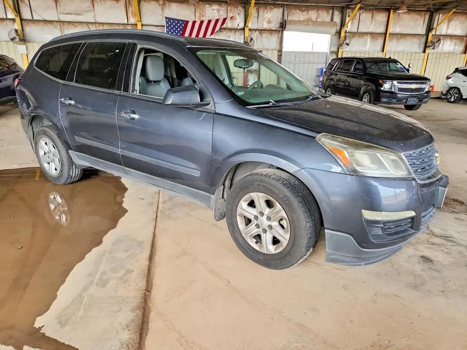 2014 CHEVROLET TRAVERSE LS  