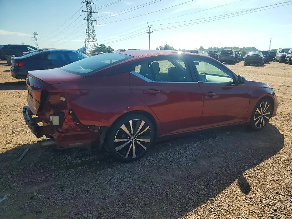 2019 NISSAN ALTIMA SR  