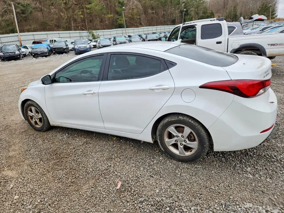 2015 HYUNDAI ELANTRA SE  