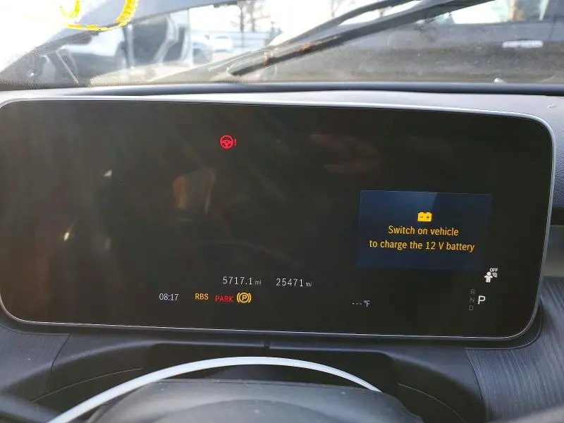 2025 MERCEDES-BENZ C 300  