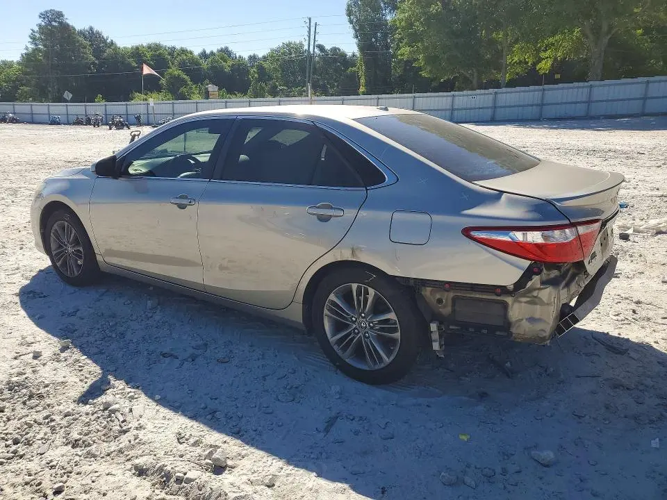 2016 TOYOTA CAMRY SE  
