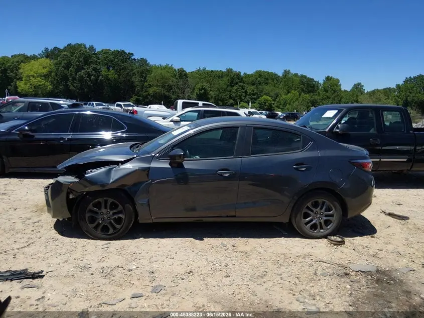 2019 TOYOTA YARIS LE