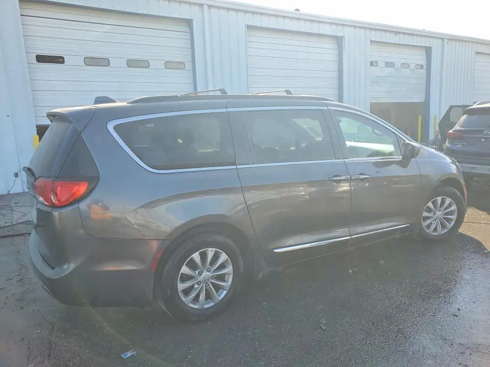 2017 CHRYSLER PACIFICA TOURING L  
