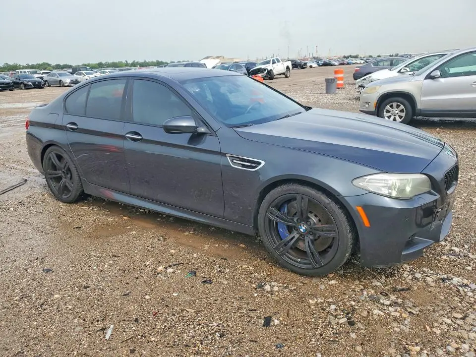 2016 BMW M5   