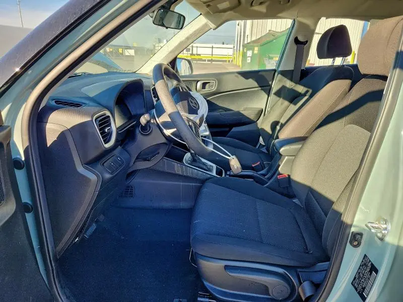 2025 HYUNDAI VENUE SE  
