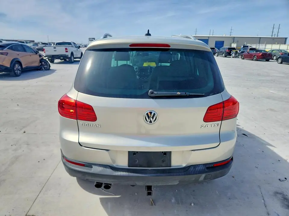 2013 VOLKSWAGEN TIGUAN S  