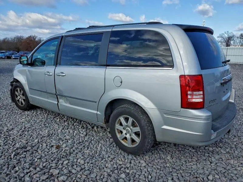 2010 CHRYSLER TOWN & COUNTRY TOURING  