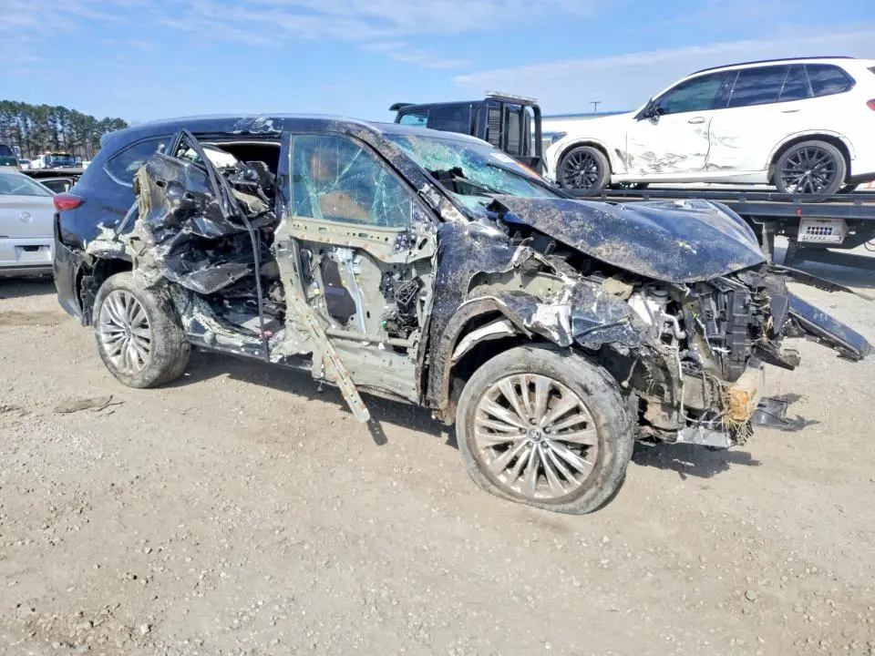 2023 TOYOTA HIGHLANDER L  