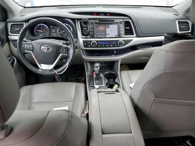 2019 TOYOTA HIGHLANDER SE  