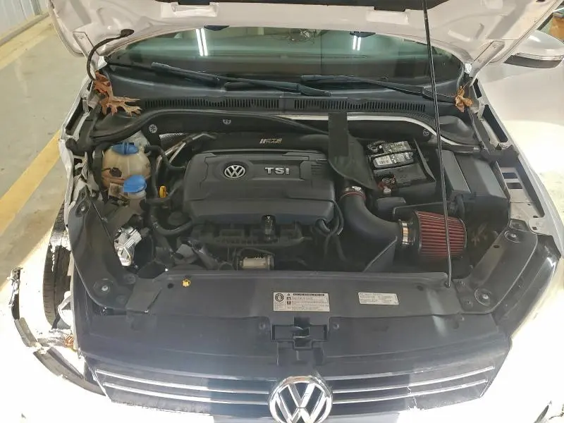 2014 VOLKSWAGEN JETTA SE  