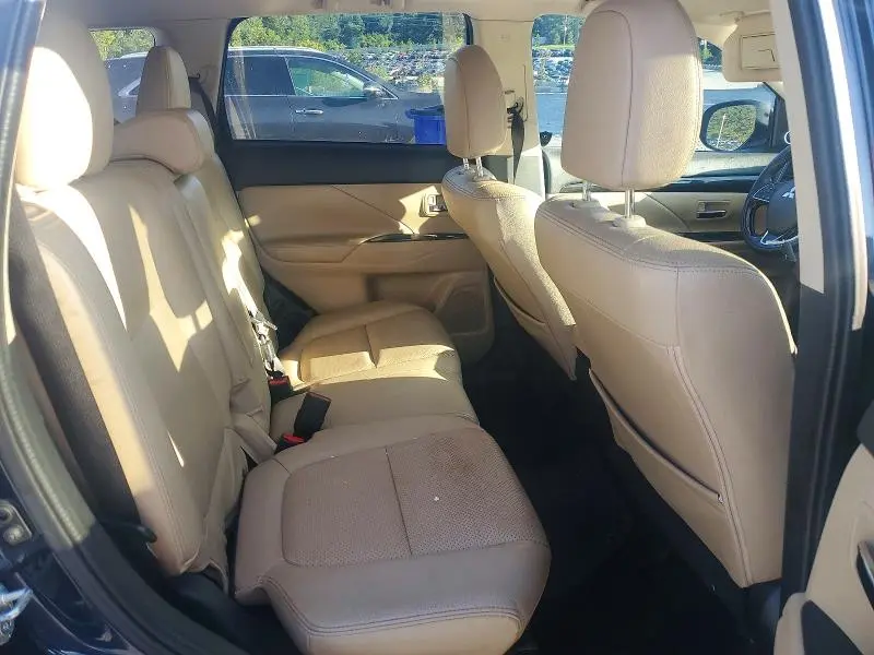 2018 MITSUBISHI OUTLANDER SE  