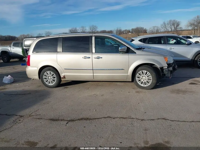 2013 CHRYSLER TOWN & COUNTRY LIMITED
