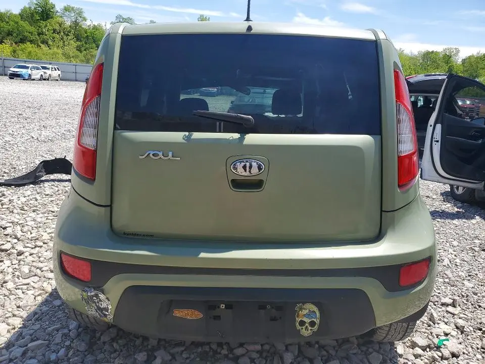 2013 KIA SOUL +  
