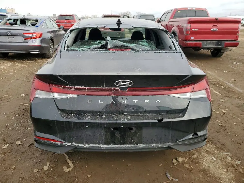 2023 HYUNDAI ELANTRA SE  