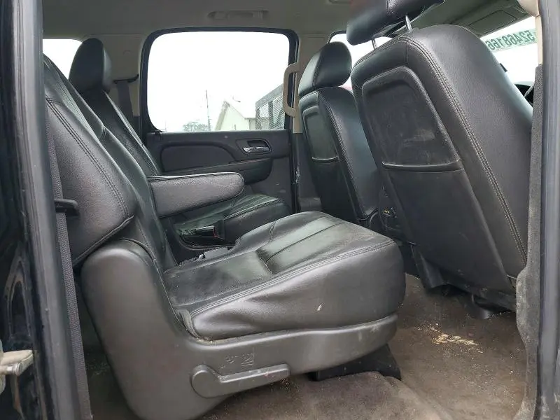 2012 CHEVROLET SUBURBAN K1500 LT  