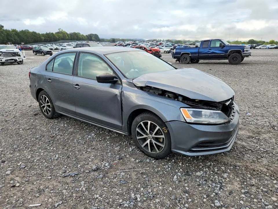 2016 VOLKSWAGEN JETTA SE  