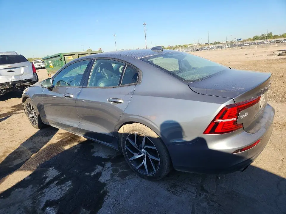 2020 VOLVO S60 T5 MOMENTUM  