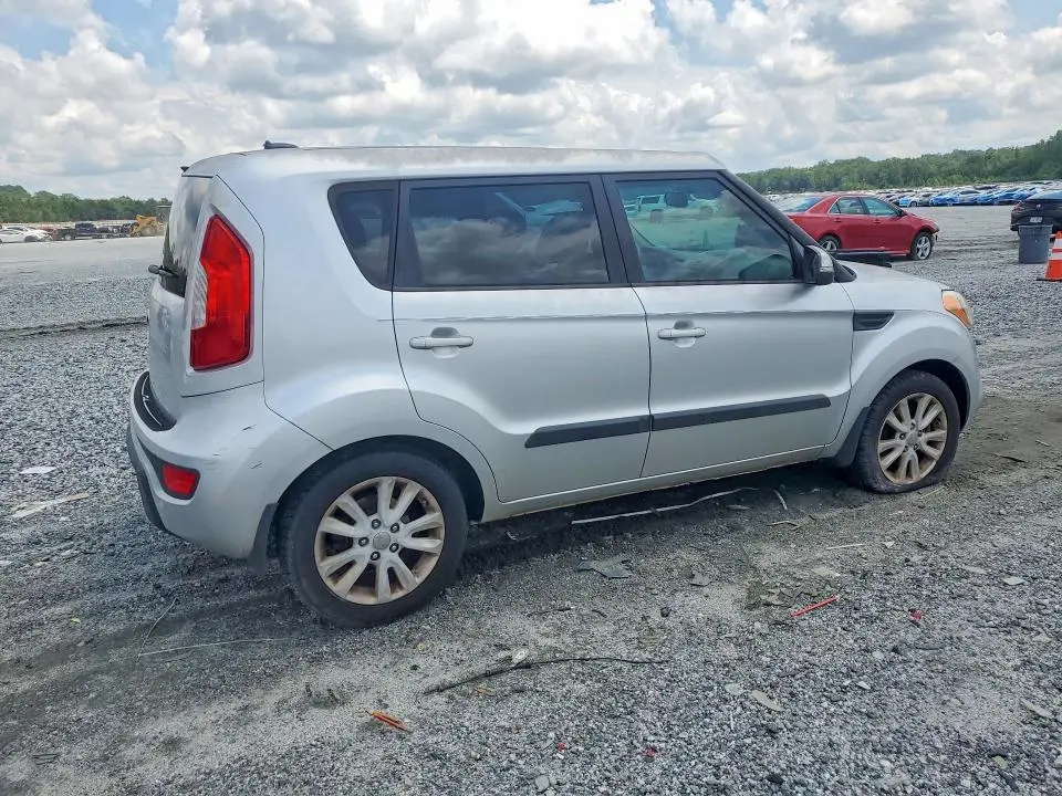 2013 KIA SOUL +  