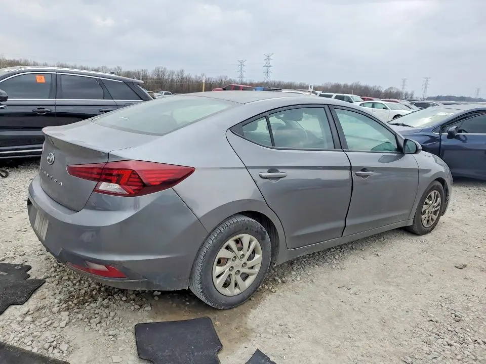 2019 HYUNDAI ELANTRA SE  