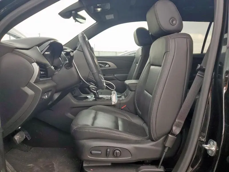 2023 CHEVROLET TRAVERSE LT  