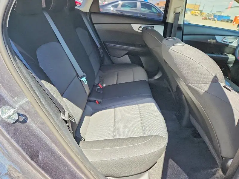 2023 KIA FORTE LX  