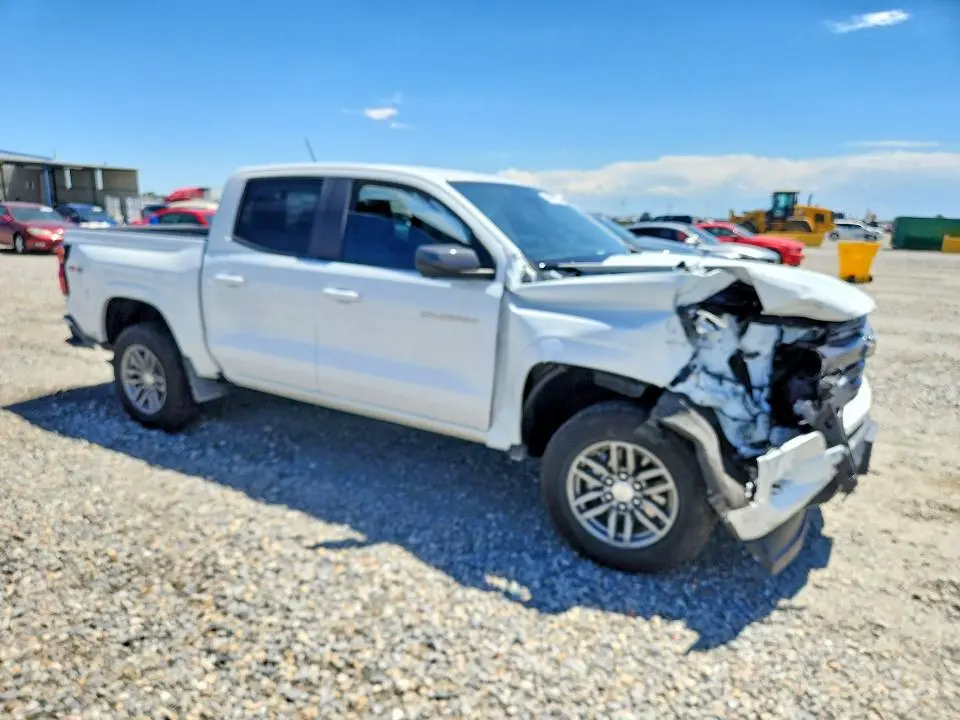 2024 CHEVROLET COLORADO LT  