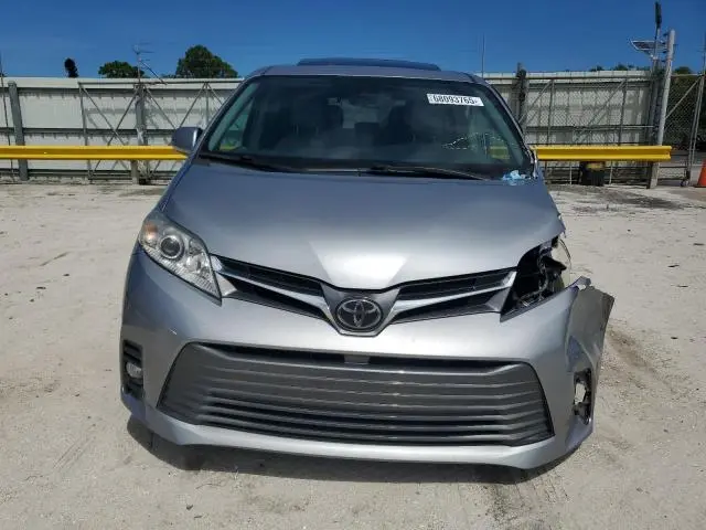 2018 TOYOTA SIENNA XLE