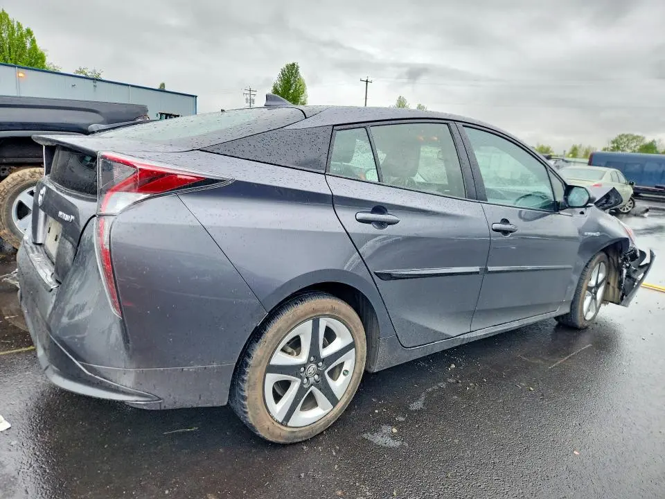 2016 TOYOTA PRIUS FOUR TOURING  