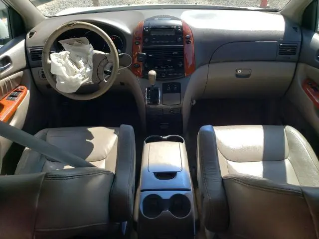 2010 TOYOTA SIENNA XLE  