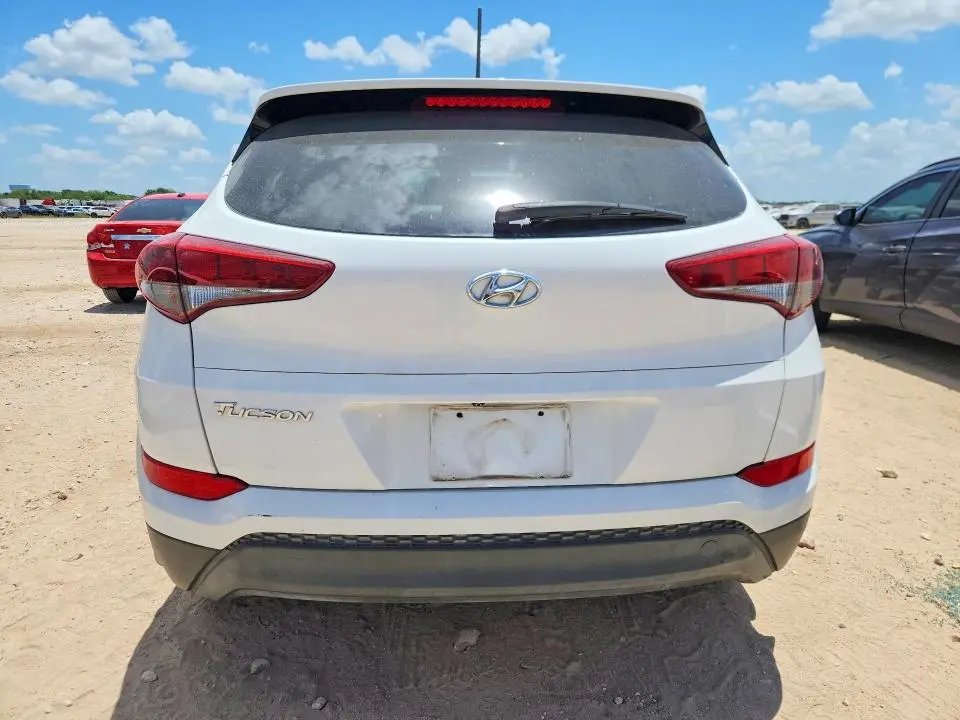 2017 HYUNDAI TUCSON SE  