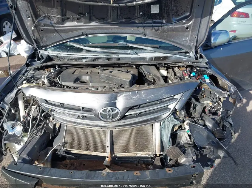 2013 TOYOTA COROLLA LE