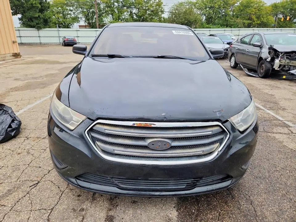 2013 FORD TAURUS SE  