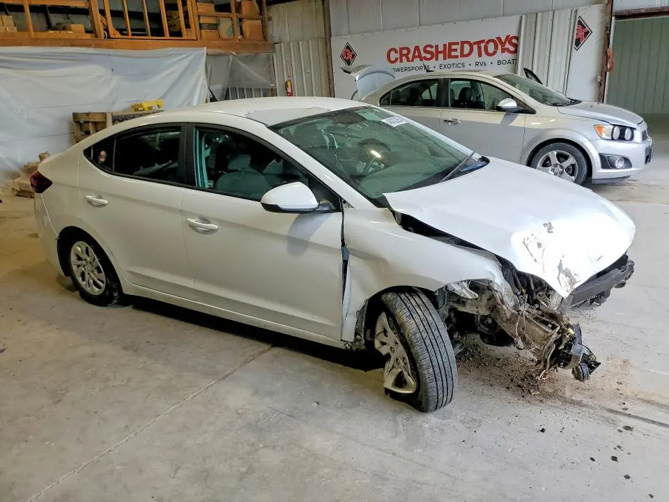 2018 HYUNDAI ELANTRA SE  