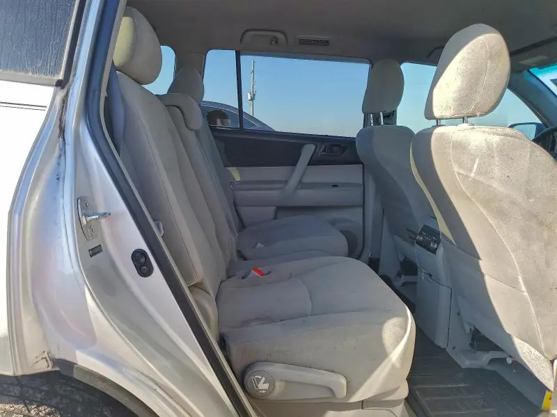 2010 TOYOTA HIGHLANDER   