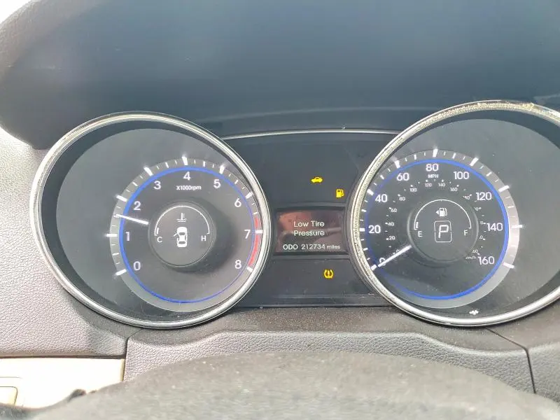 2011 HYUNDAI SONATA GLS  