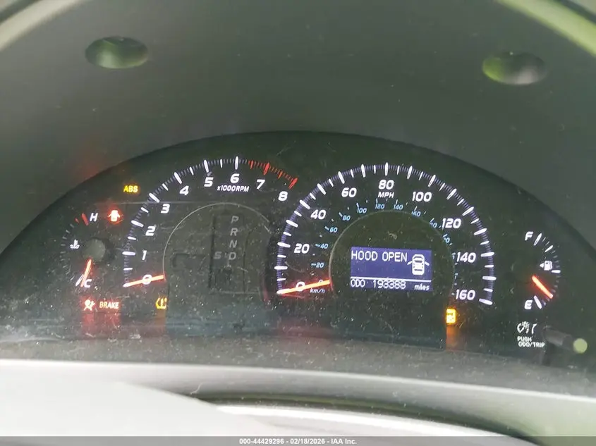 2011 TOYOTA CAMRY XLE V6