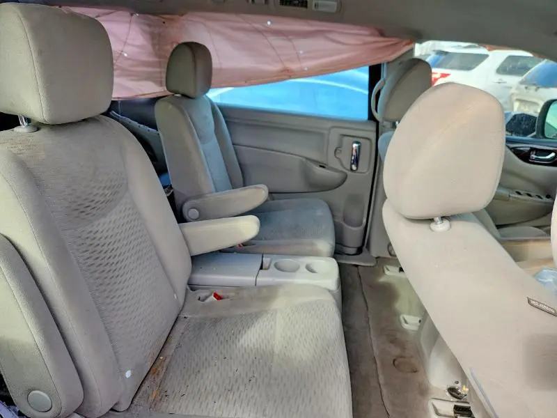 2016 NISSAN QUEST S  