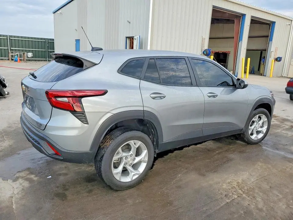 2025 CHEVROLET TRAX LS  
