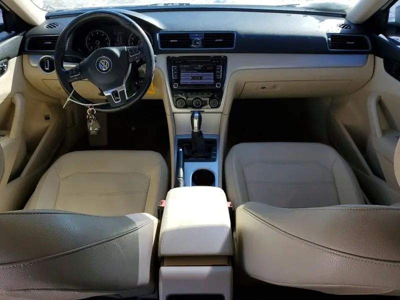 2013 VOLKSWAGEN PASSAT SE  