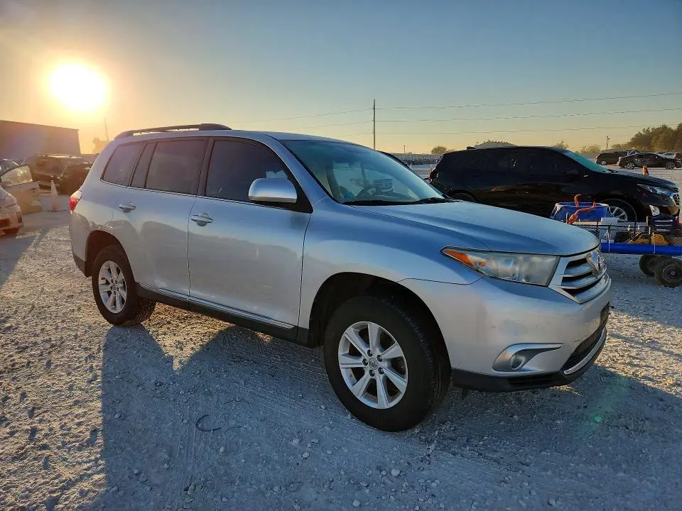 2011 TOYOTA HIGHLANDER BASE  